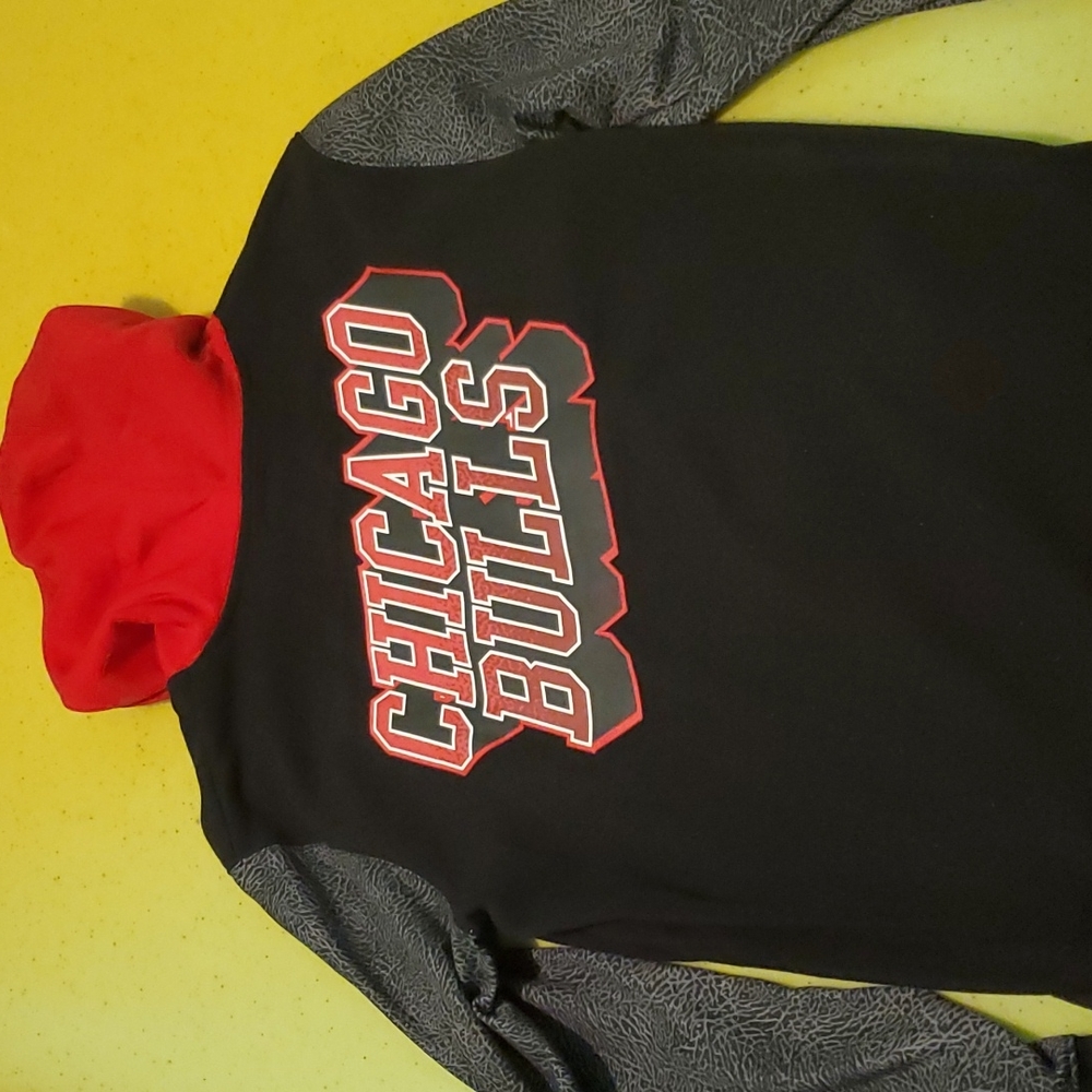 Chicago Bulls Sweater 2XL - Picture 3 of 3